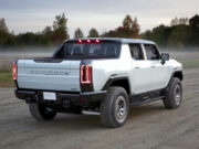 Первый серийный Hummer EV продали на аукционе за $2,5 млн