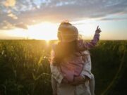 Путинские выплаты матерям-одиночкам вызвали у них массу вопросов