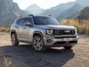 Продажи легковых автомобилей в России снизились в апреле на 25,5 процента