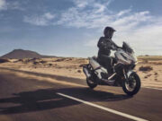 Honda анонсирует старт продаж в России скутеров ADV350 и Forza 350