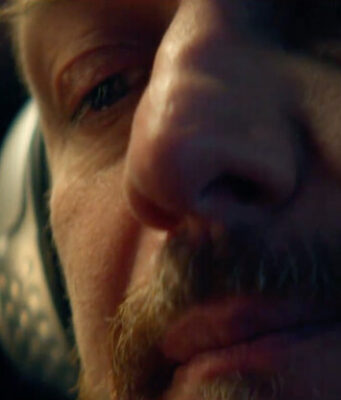 Будущее хип-хопа оказывается обманом в трейлере фильма Джеймса Макэвоя «Калифорнийская афера»